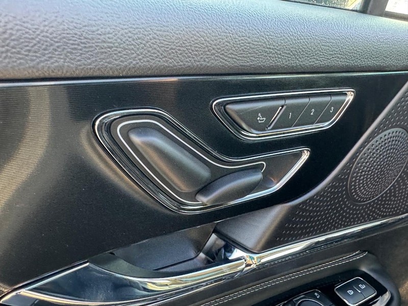 Lincoln Corsair Vehicle Full-screen Gallery Image 20