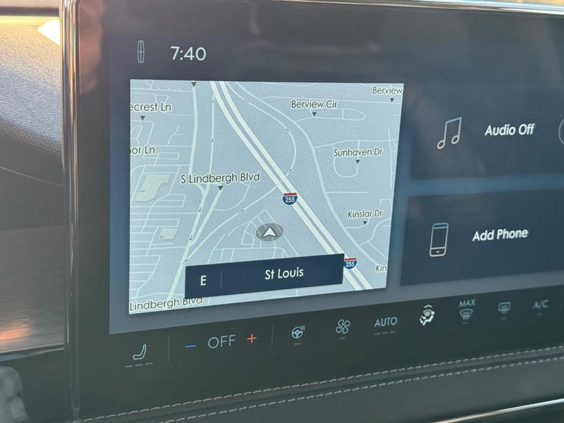 Lincoln Corsair Vehicle Full-screen Gallery Image 24