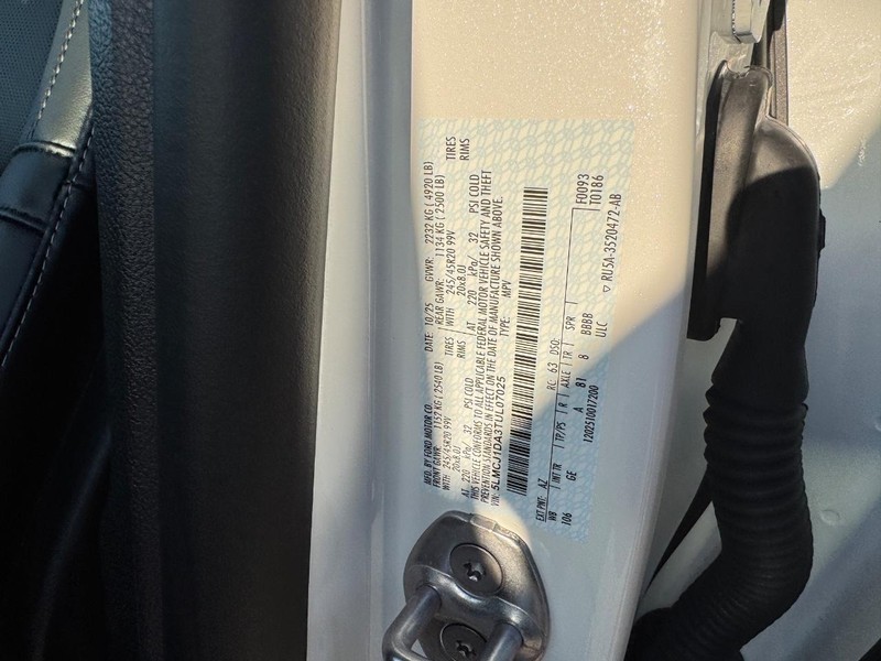 Lincoln Corsair Vehicle Full-screen Gallery Image 27