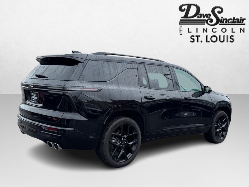 Chevrolet Traverse Vehicle Full-screen Gallery Image 05