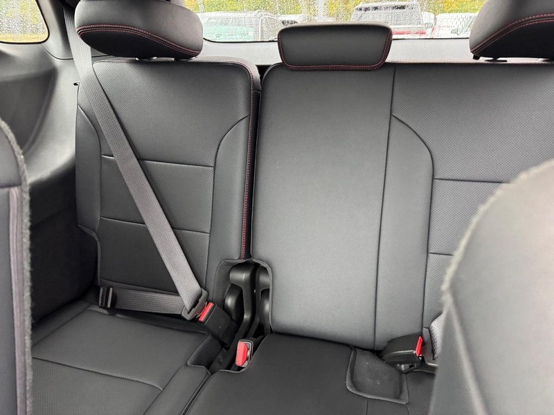 Chevrolet Traverse Vehicle Full-screen Gallery Image 13