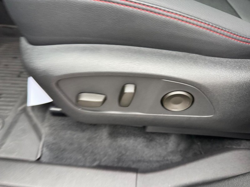 Chevrolet Traverse Vehicle Full-screen Gallery Image 18