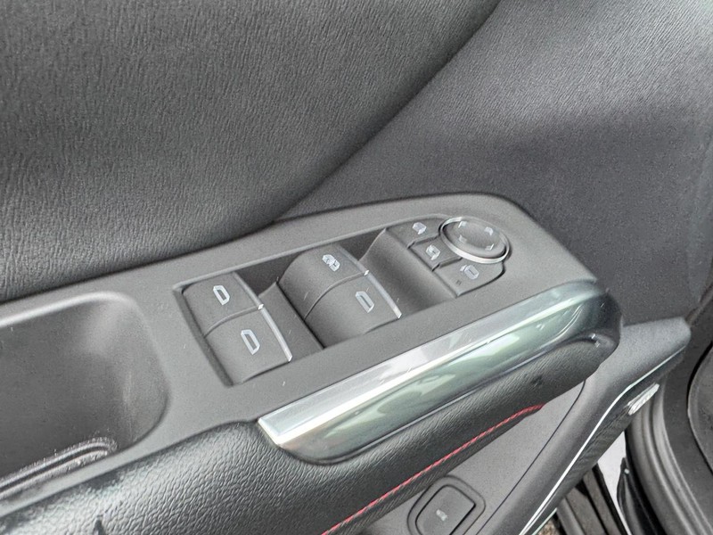 Chevrolet Traverse Vehicle Full-screen Gallery Image 19