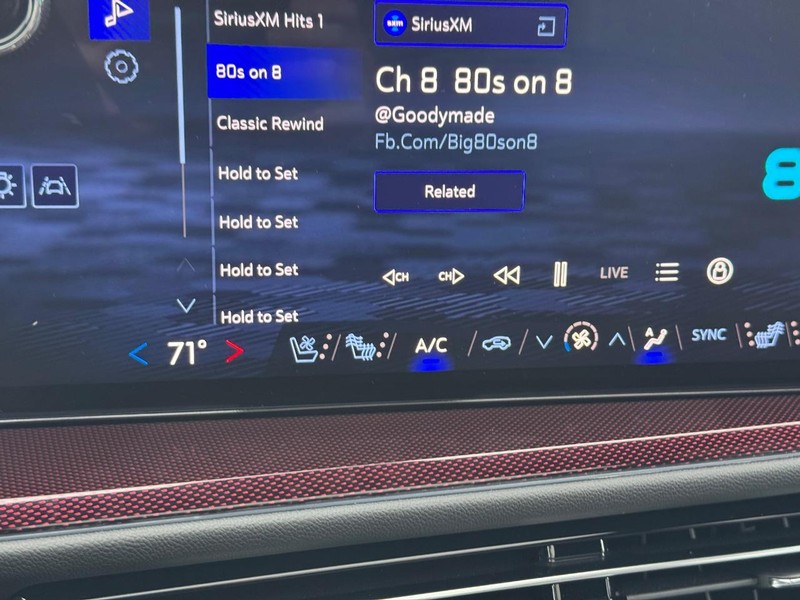 Chevrolet Traverse Vehicle Full-screen Gallery Image 24