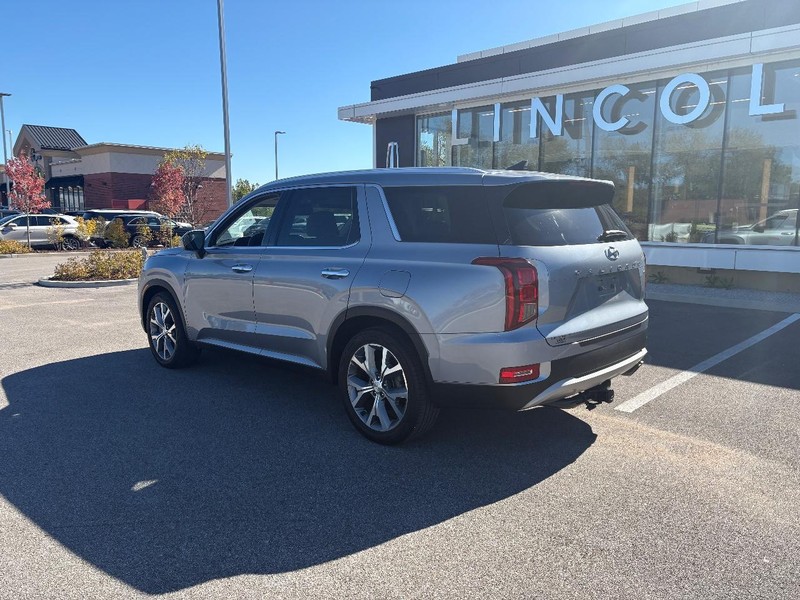 Hyundai Palisade Vehicle Full-screen Gallery Image 02