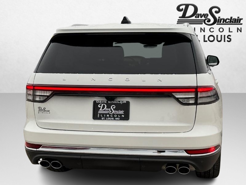 Lincoln Aviator Vehicle Full-screen Gallery Image 06