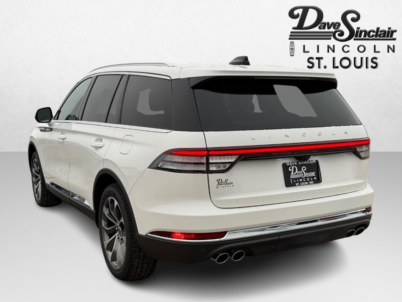 Lincoln Aviator Vehicle Full-screen Gallery Image 07