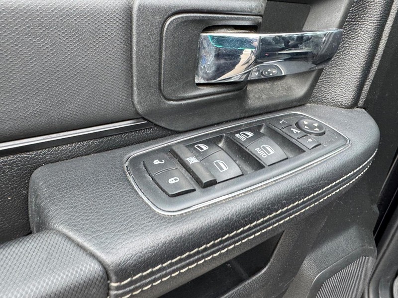 Ram 1500 Vehicle Full-screen Gallery Image 17