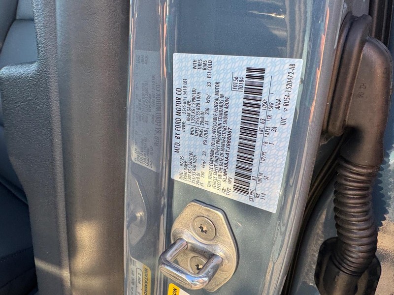 Lincoln Nautilus Vehicle Full-screen Gallery Image 25