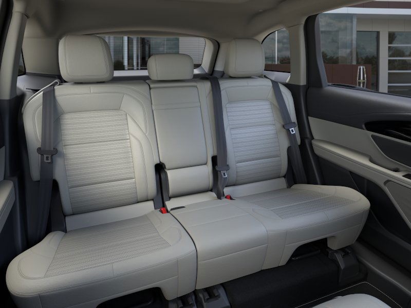 Lincoln Nautilus Vehicle Full-screen Gallery Image 12