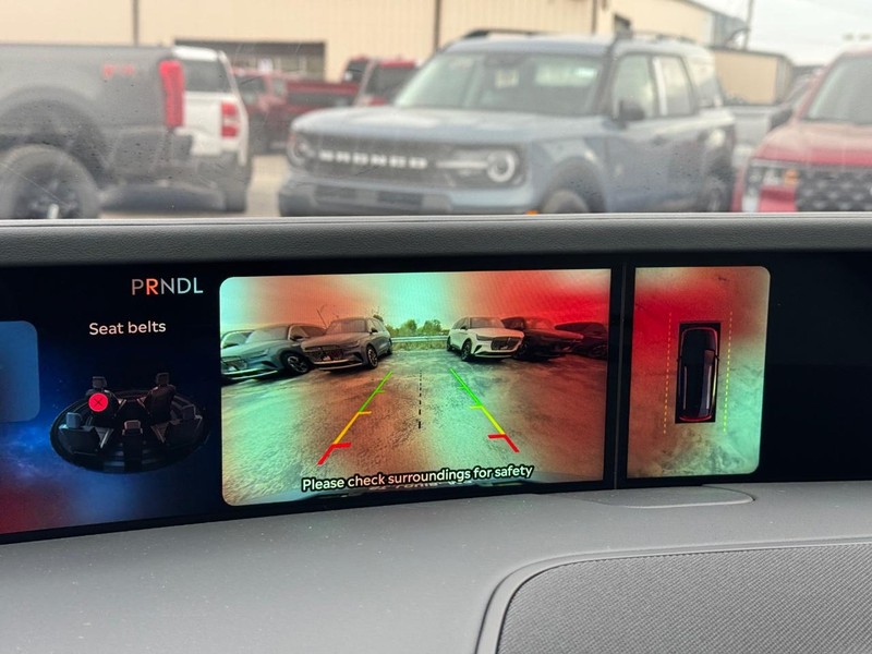 Lincoln Nautilus Vehicle Full-screen Gallery Image 24