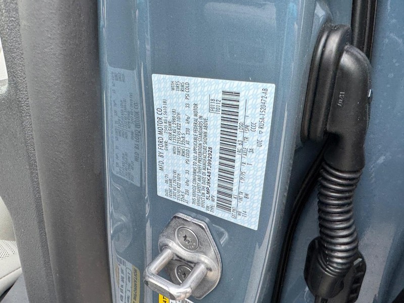 Lincoln Nautilus Vehicle Full-screen Gallery Image 25