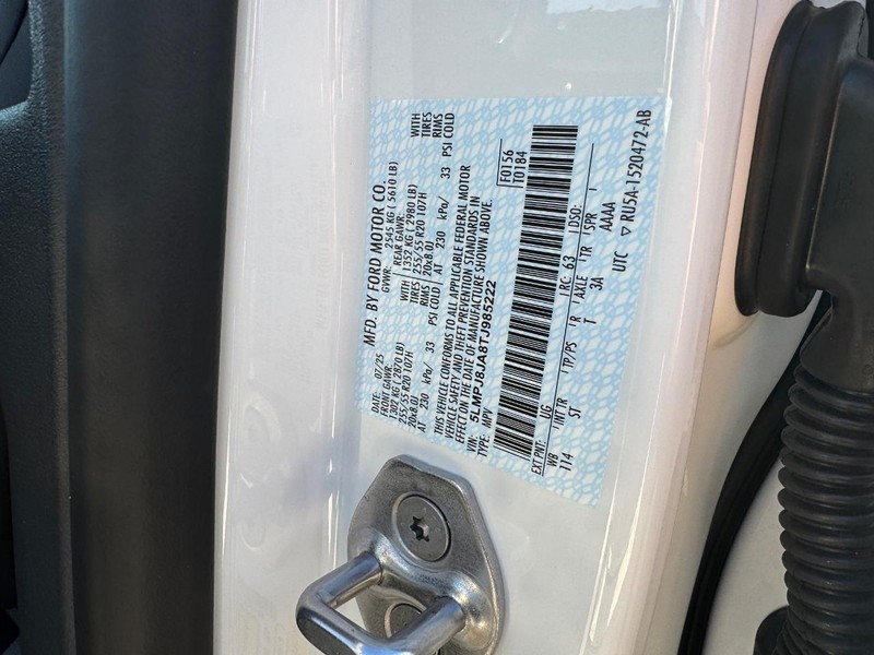 Lincoln Nautilus Vehicle Full-screen Gallery Image 25