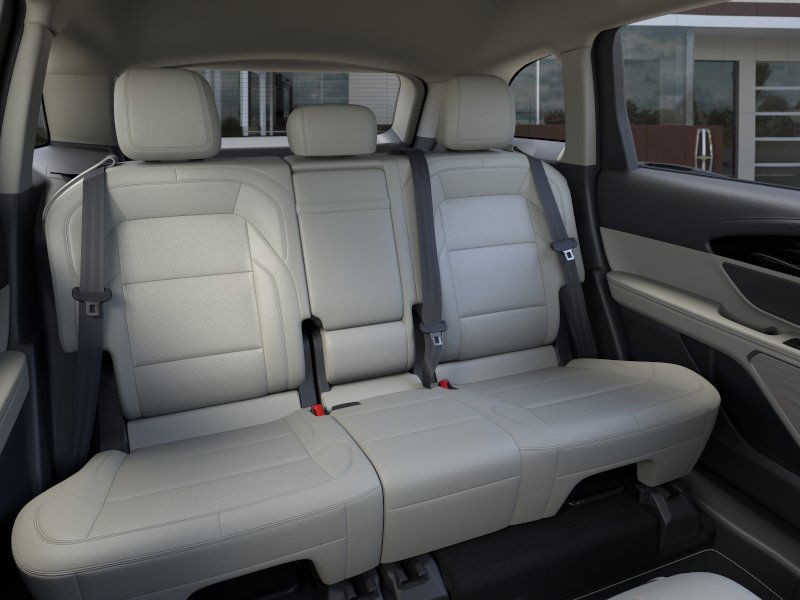 Lincoln Nautilus Vehicle Full-screen Gallery Image 12