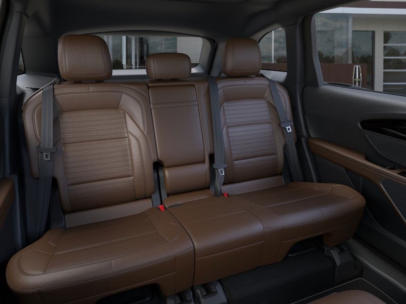 Lincoln Nautilus Vehicle Full-screen Gallery Image 12