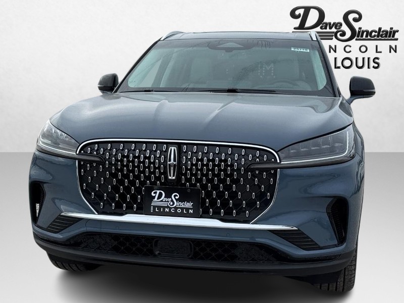 Lincoln Aviator Vehicle Full-screen Gallery Image 02