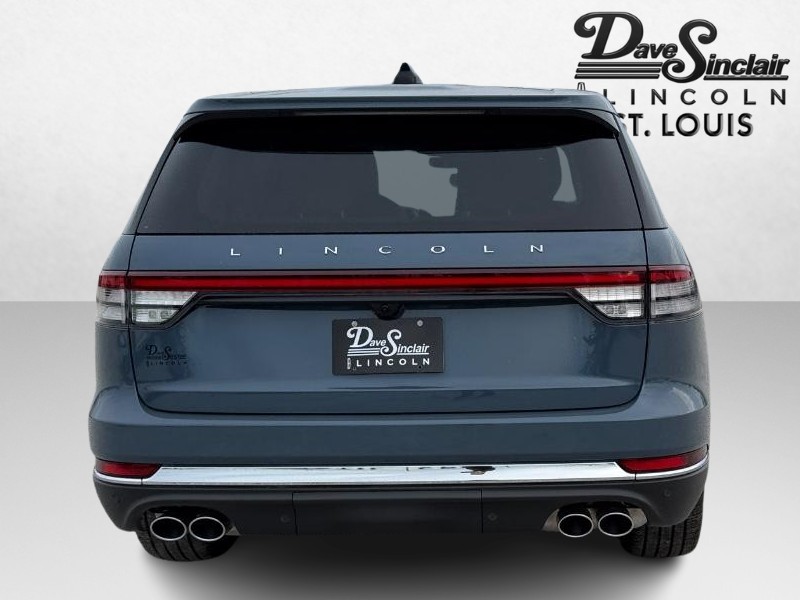 Lincoln Aviator Vehicle Full-screen Gallery Image 06