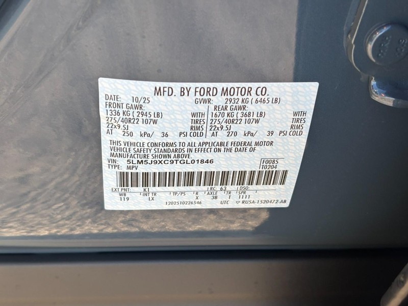 Lincoln Aviator Vehicle Full-screen Gallery Image 30