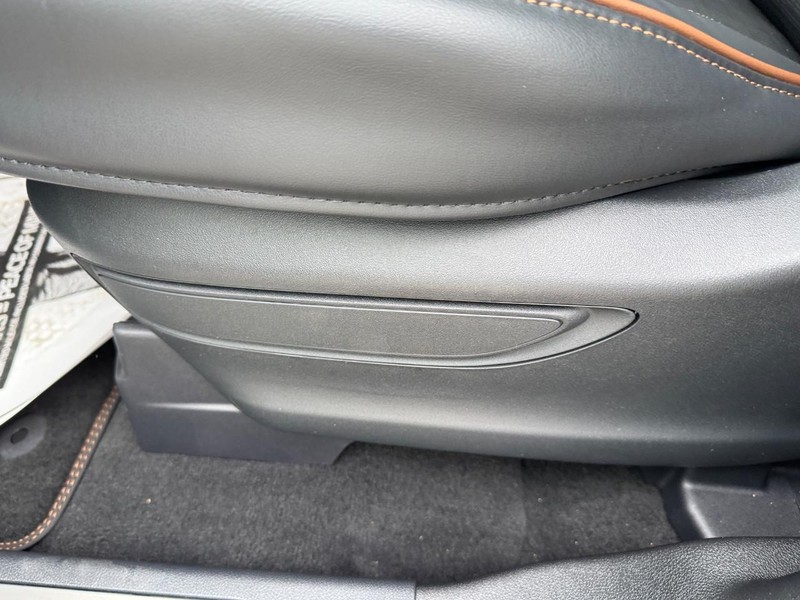 Lincoln Aviator Vehicle Full-screen Gallery Image 18