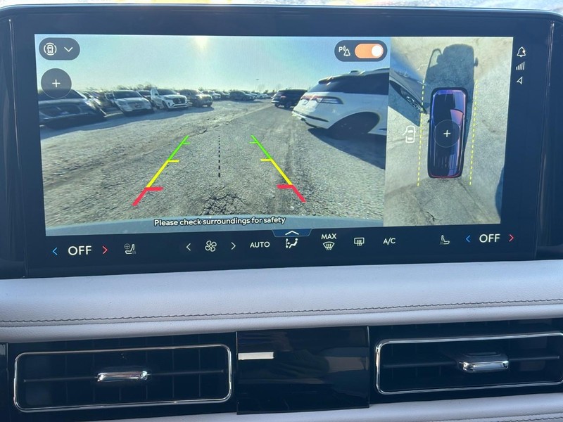 Lincoln Aviator Vehicle Full-screen Gallery Image 27