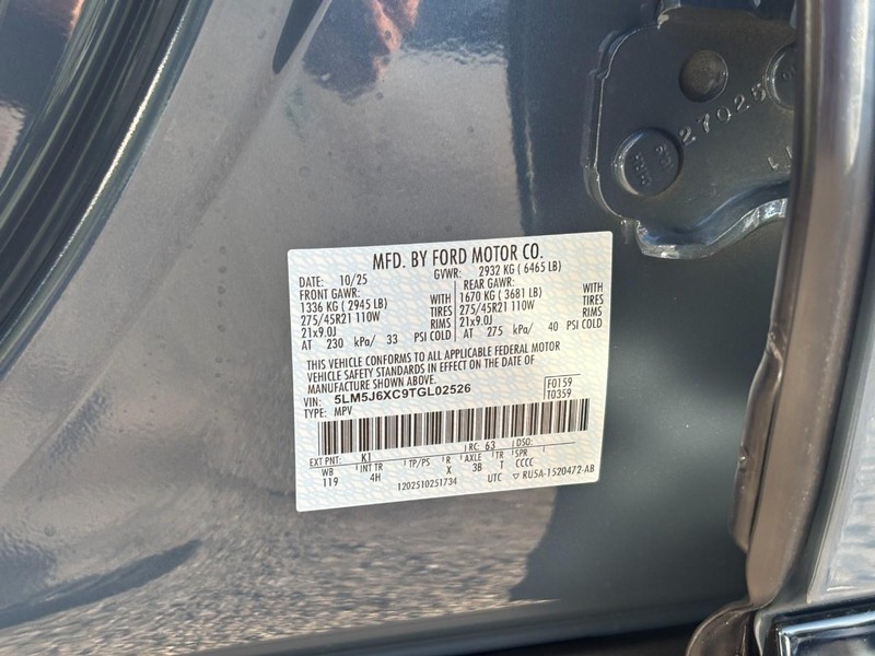 Lincoln Aviator Vehicle Full-screen Gallery Image 29