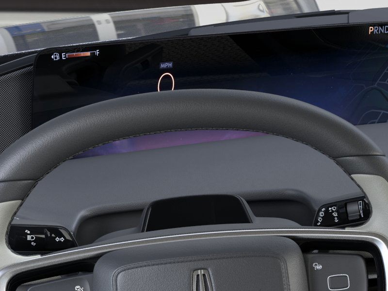 Lincoln Navigator Vehicle Full-screen Gallery Image 14