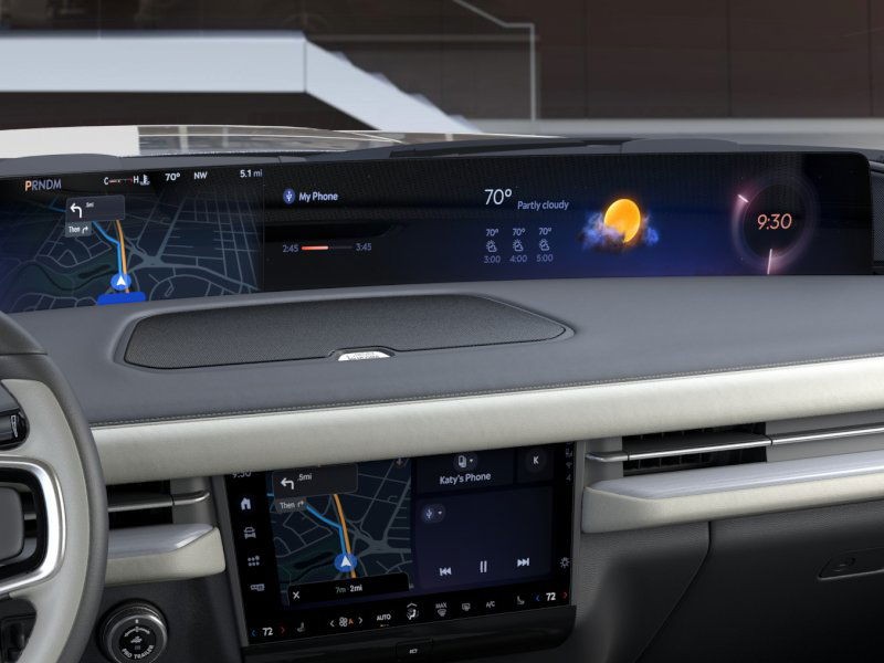 Lincoln Navigator Vehicle Full-screen Gallery Image 15