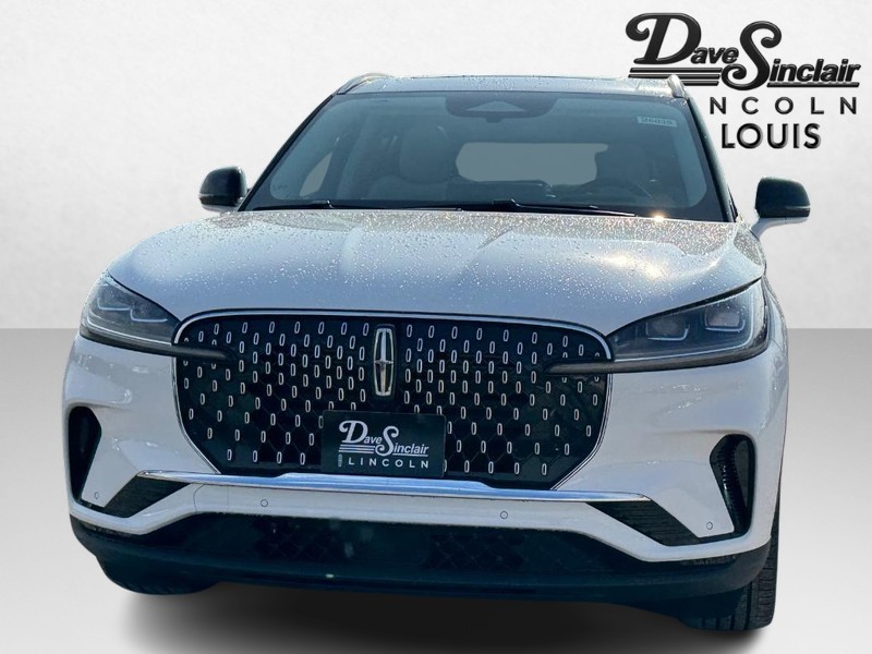 Lincoln Aviator Vehicle Full-screen Gallery Image 02