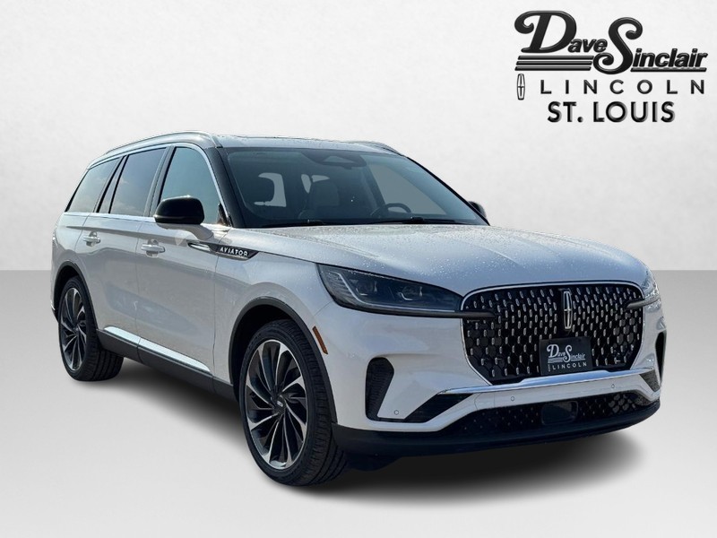 Lincoln Aviator Vehicle Full-screen Gallery Image 03