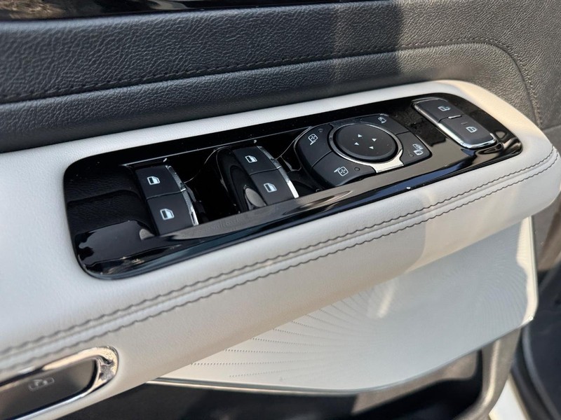 Lincoln Aviator Vehicle Full-screen Gallery Image 20