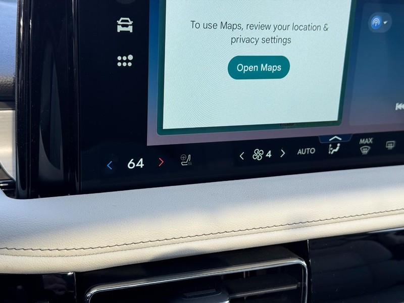 Lincoln Aviator Vehicle Full-screen Gallery Image 25