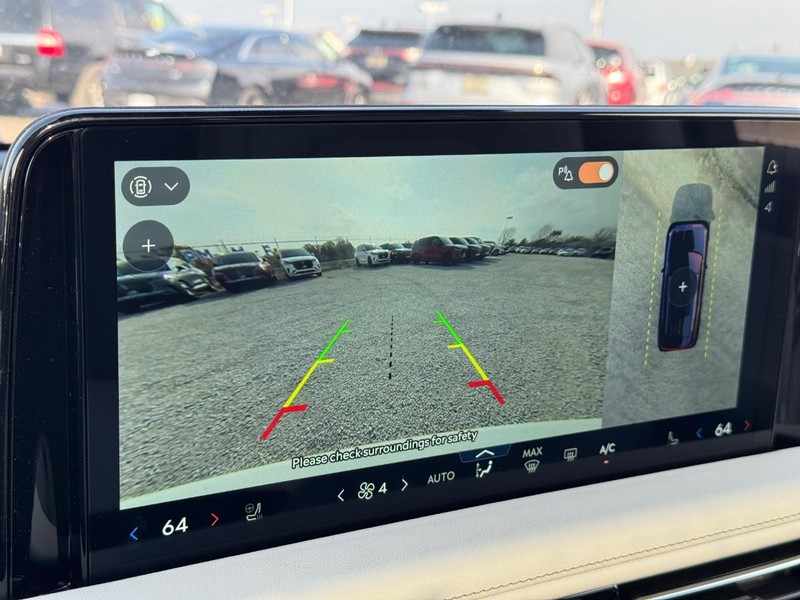 Lincoln Aviator Vehicle Full-screen Gallery Image 26