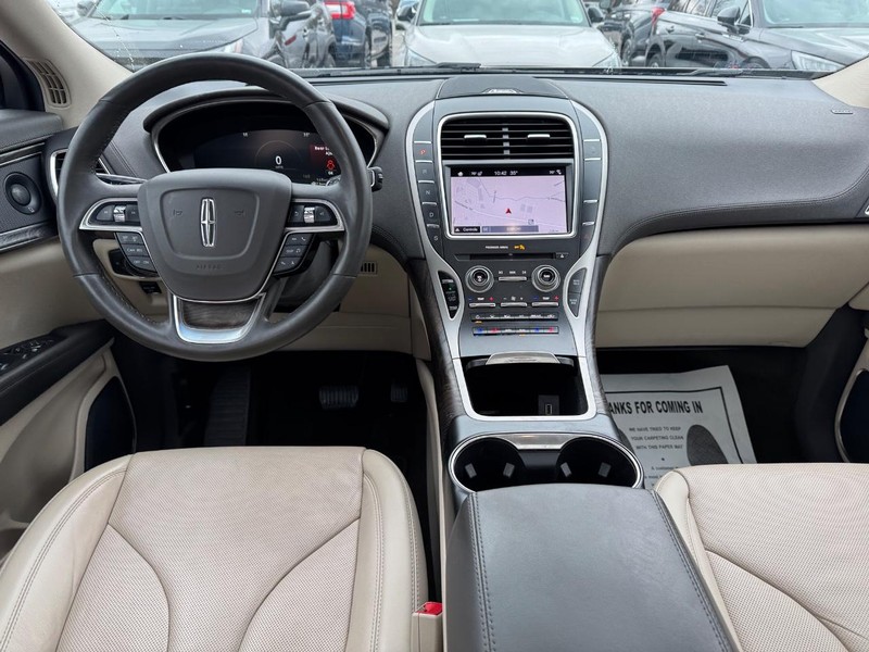 Lincoln Nautilus Vehicle Full-screen Gallery Image 14