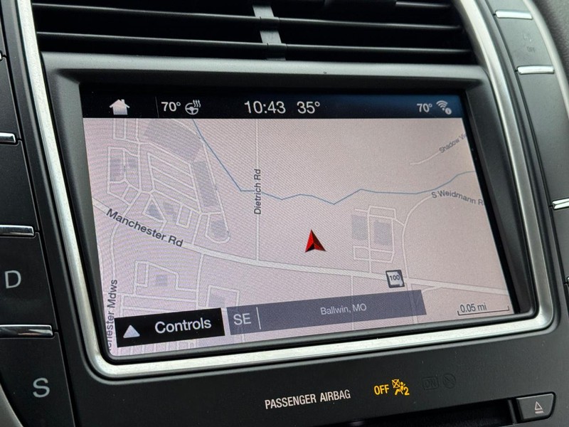 Lincoln Nautilus Vehicle Full-screen Gallery Image 22