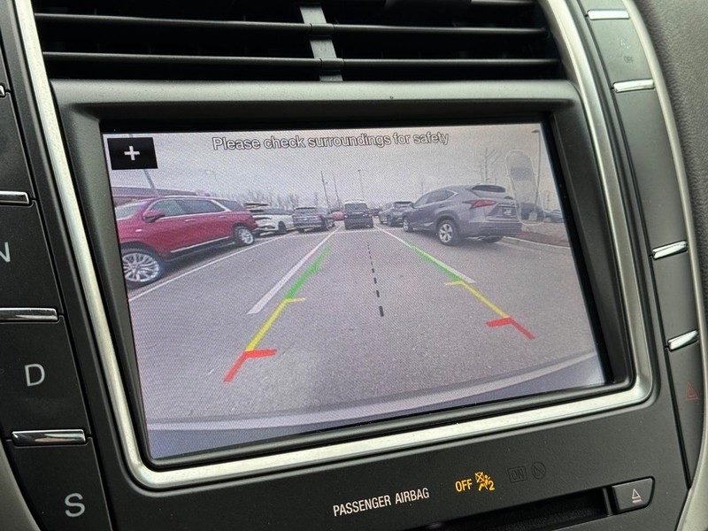 Lincoln Nautilus Vehicle Full-screen Gallery Image 24