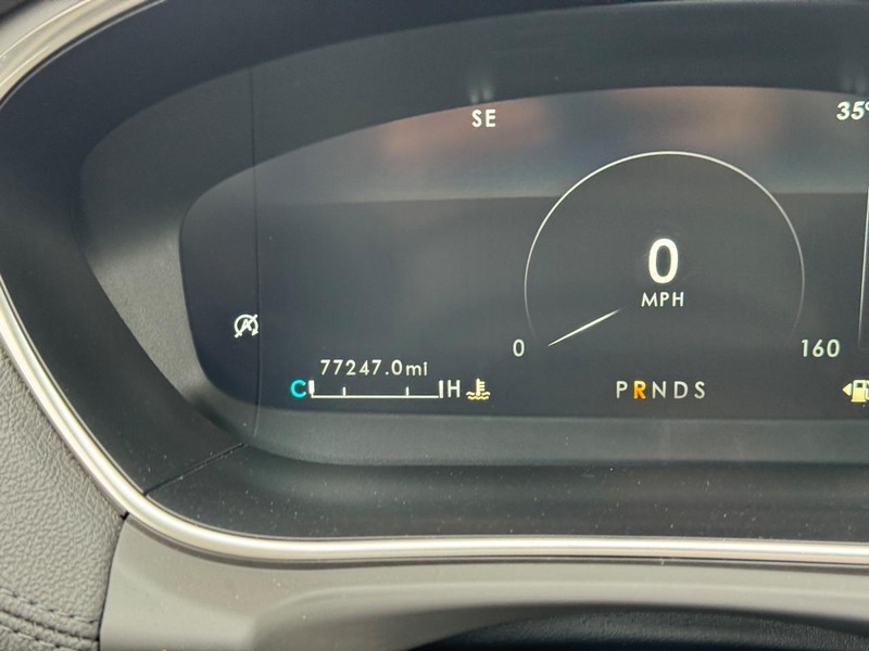 Lincoln Nautilus Vehicle Full-screen Gallery Image 25