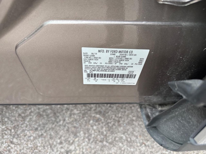 Lincoln Nautilus Vehicle Full-screen Gallery Image 26