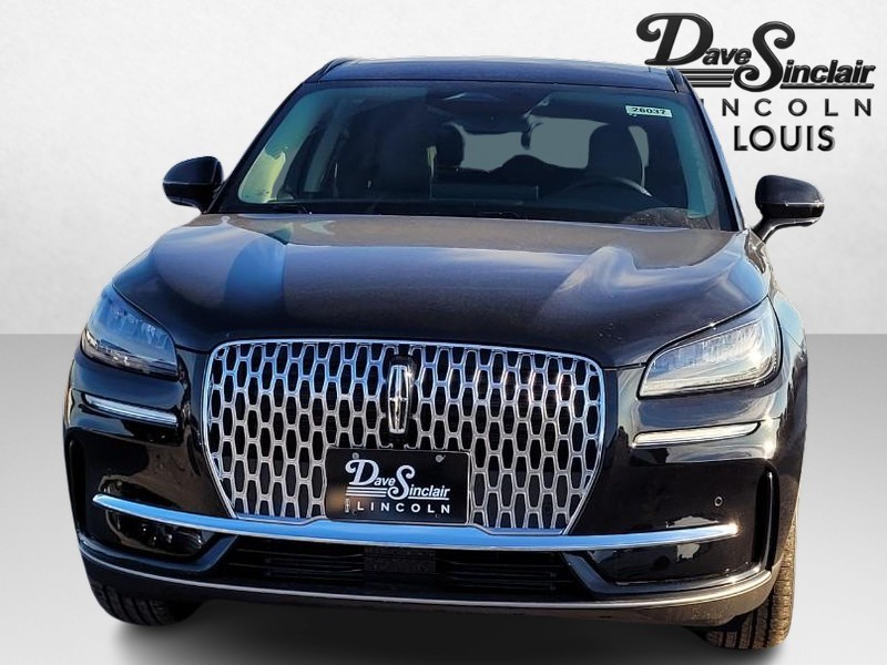 Lincoln Corsair Vehicle Full-screen Gallery Image 02