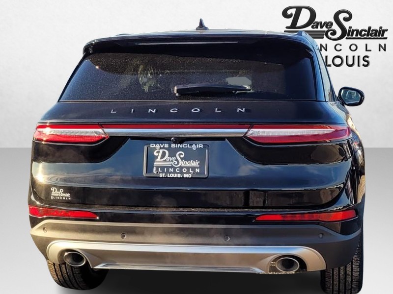 Lincoln Corsair Vehicle Full-screen Gallery Image 06