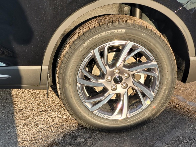 Lincoln Corsair Vehicle Full-screen Gallery Image 10