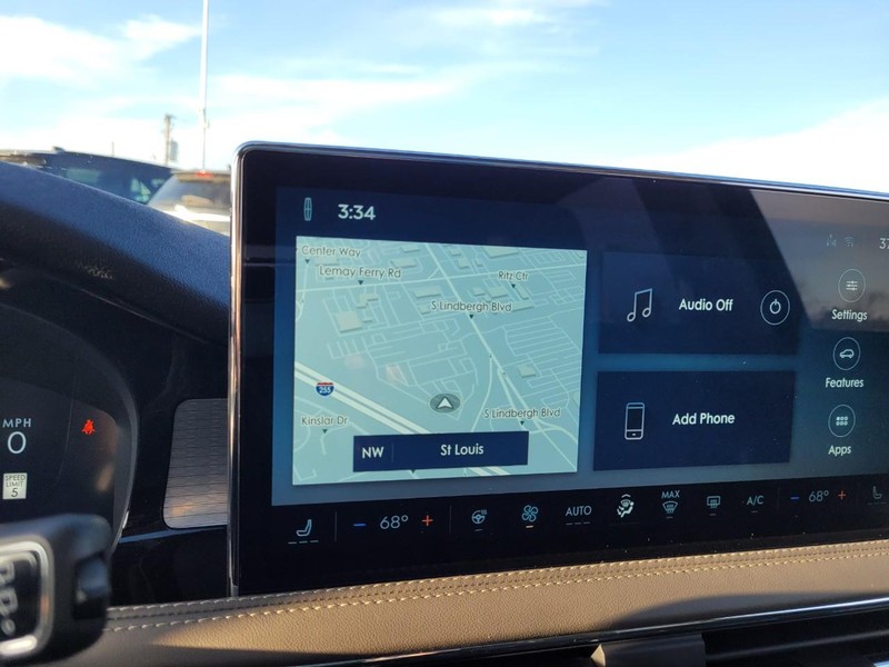 Lincoln Corsair Vehicle Full-screen Gallery Image 23