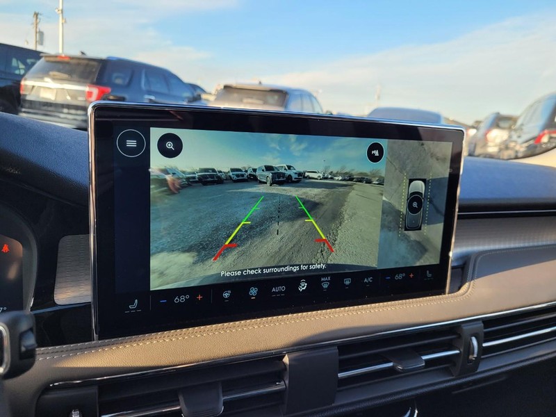 Lincoln Corsair Vehicle Full-screen Gallery Image 25