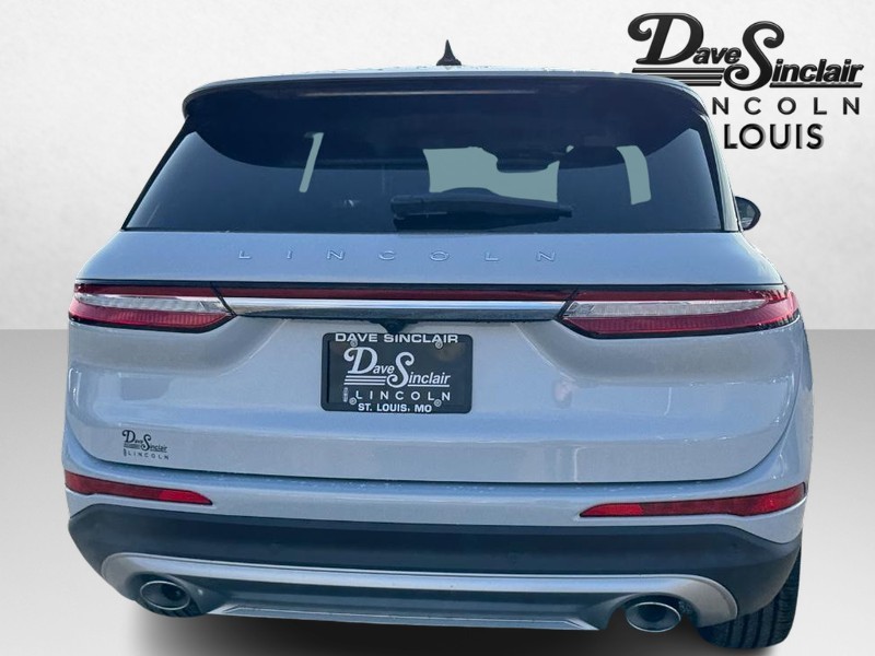 Lincoln Corsair Vehicle Full-screen Gallery Image 06