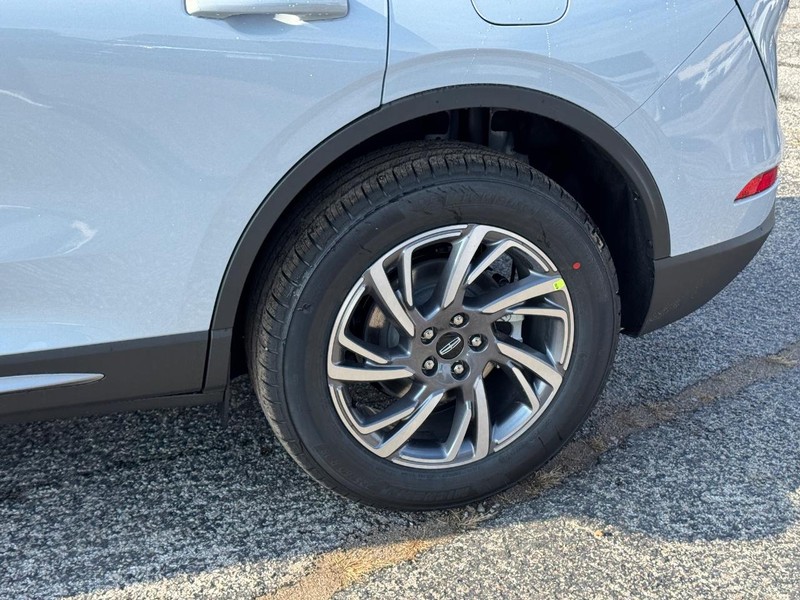 Lincoln Corsair Vehicle Full-screen Gallery Image 10