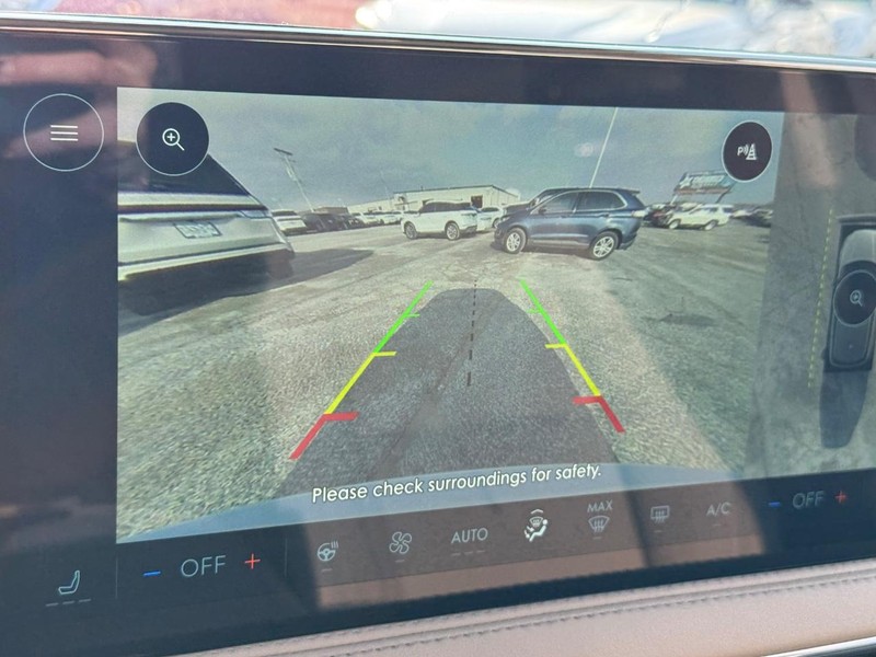 Lincoln Corsair Vehicle Full-screen Gallery Image 22