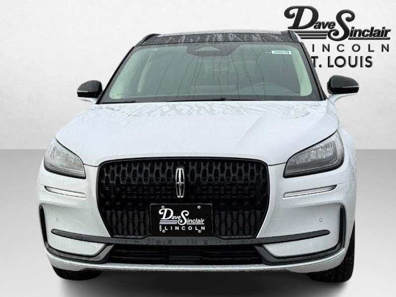 Lincoln Corsair Vehicle Full-screen Gallery Image 02