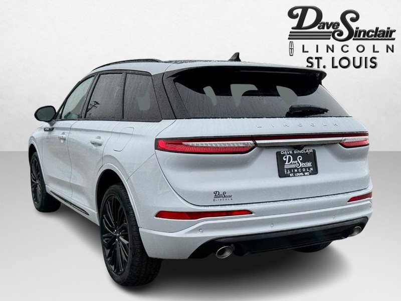 Lincoln Corsair Vehicle Full-screen Gallery Image 07