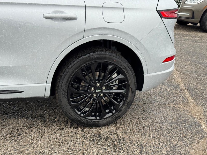 Lincoln Corsair Vehicle Full-screen Gallery Image 10