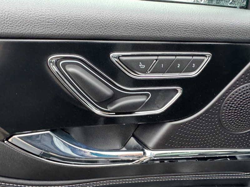 Lincoln Corsair Vehicle Full-screen Gallery Image 19