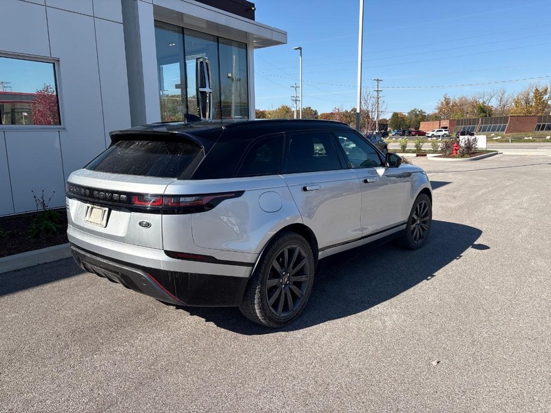 Land Rover Range Rover Velar Vehicle Full-screen Gallery Image 03